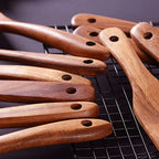 Kit Utensílios de Madeira Teca: Natural, Artesanal e Feito para Durar