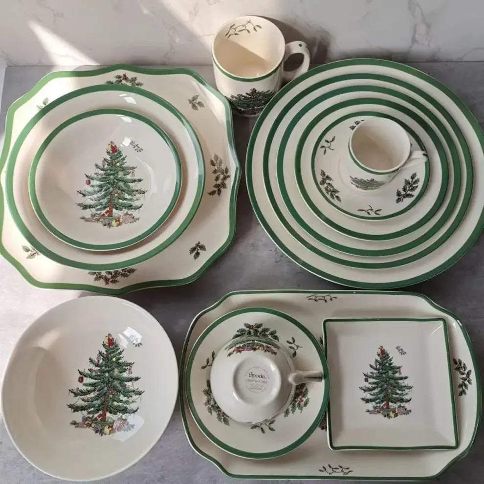 Coleção Pinheiro de Natal: Porcelana Clássica em Branco e Verde