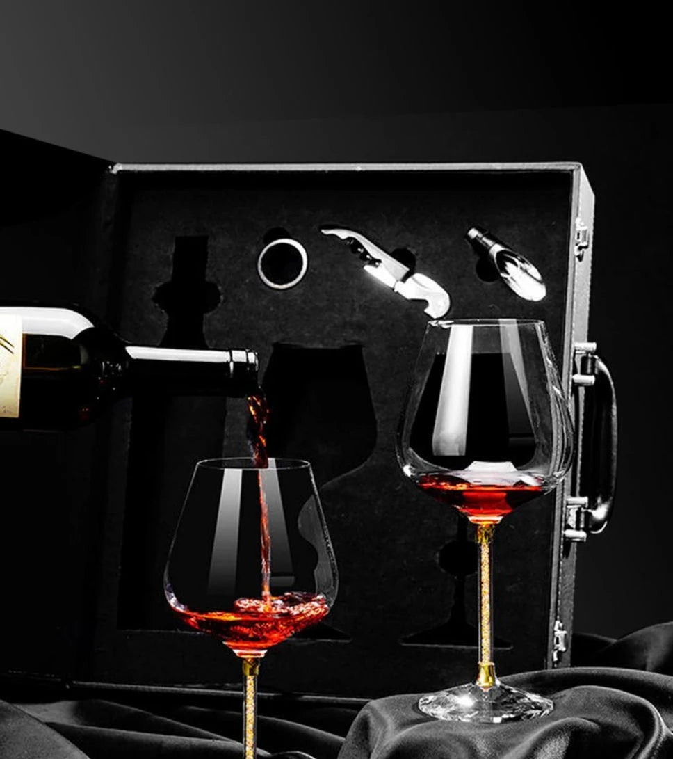 Taças de Cristal Haste Cravejada: Elegância para Brindar o Inesquecível