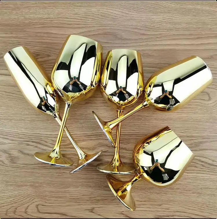Taça de vidro dourado