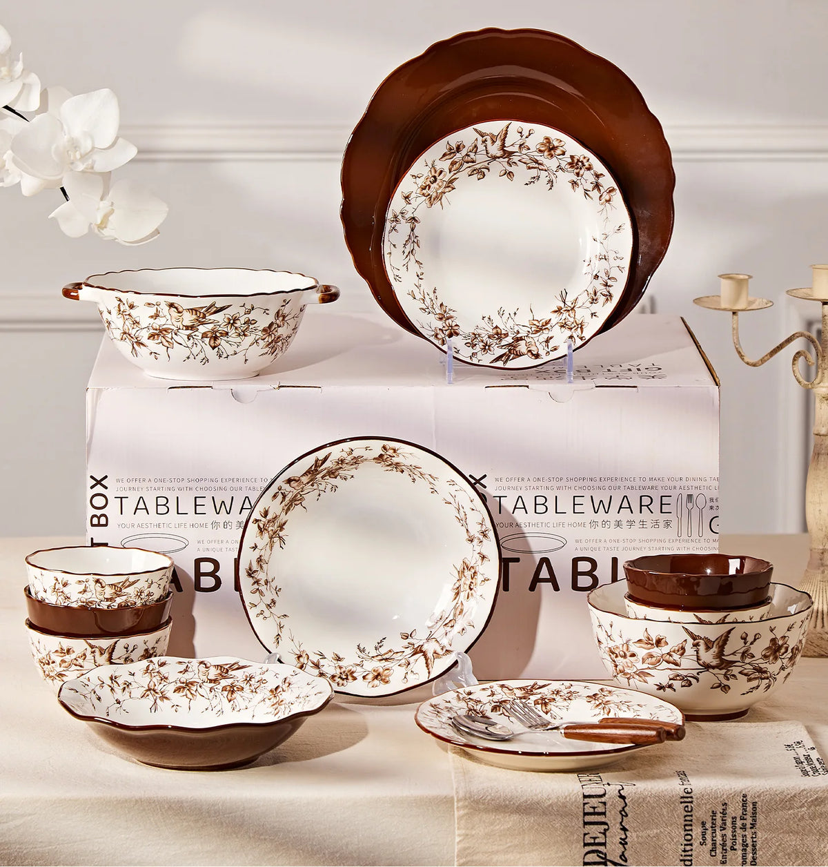 Conjunto de louça  com estampa "Retro Rose"  luxuosa