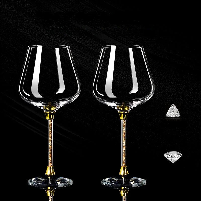 Taças de Cristal Haste Cravejada: Elegância para Brindar o Inesquecível