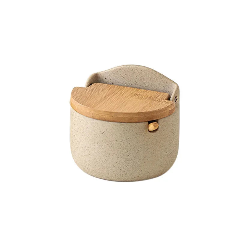 Saleiro ou porta-temperos de cerâmica com colher de bambu