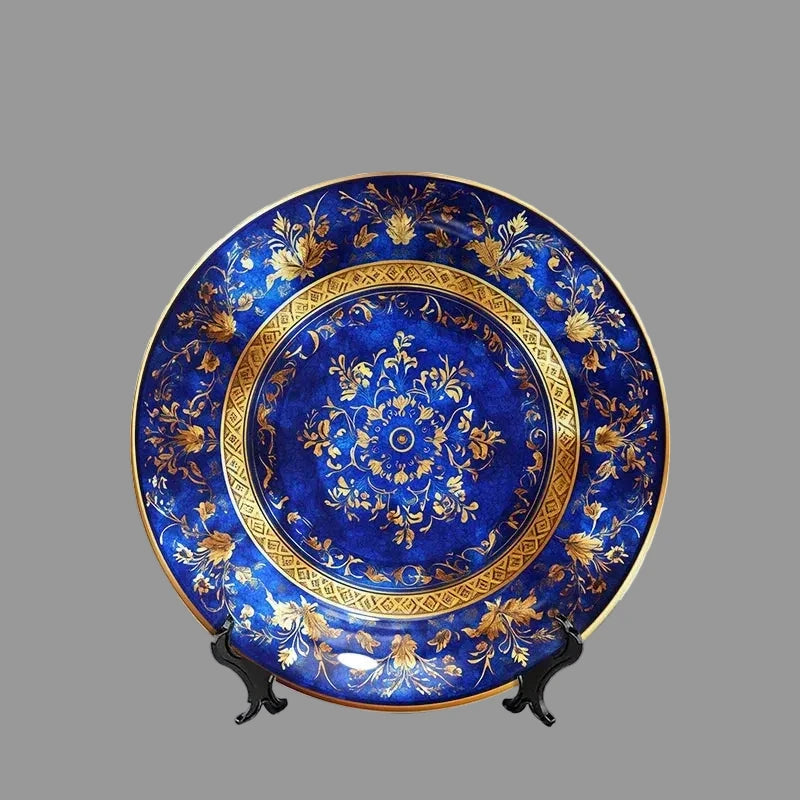 Prato Decorativo em Cerâmica Azul e Dourada com Design Floral Europeu,