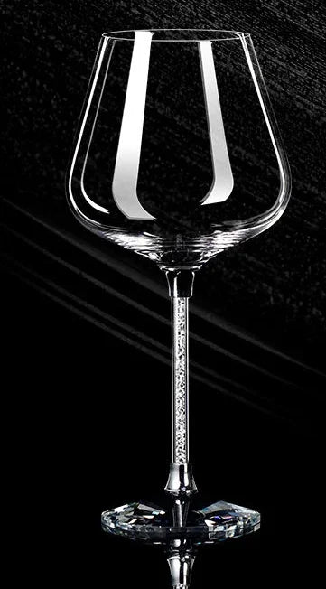 Taças de Cristal Haste Cravejada: Elegância para Brindar o Inesquecível