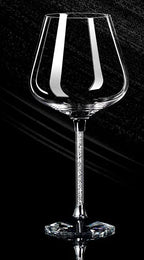 Taças de Cristal Haste Cravejada: Elegância para Brindar o Inesquecível