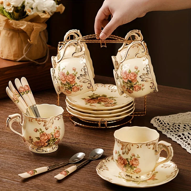 Conjunto de xícaras florais de cerâmica marfim
