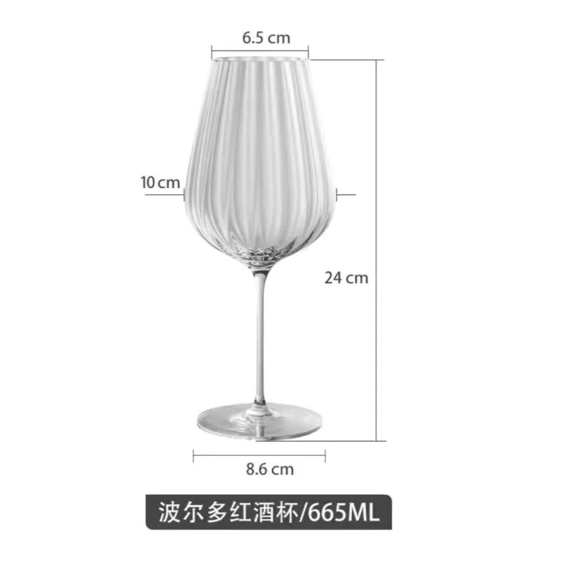 Taça de Vinho Tinto em Cristal Transparente com Ondulação Nórdica