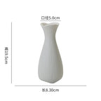 Vaso de cerâmica branca