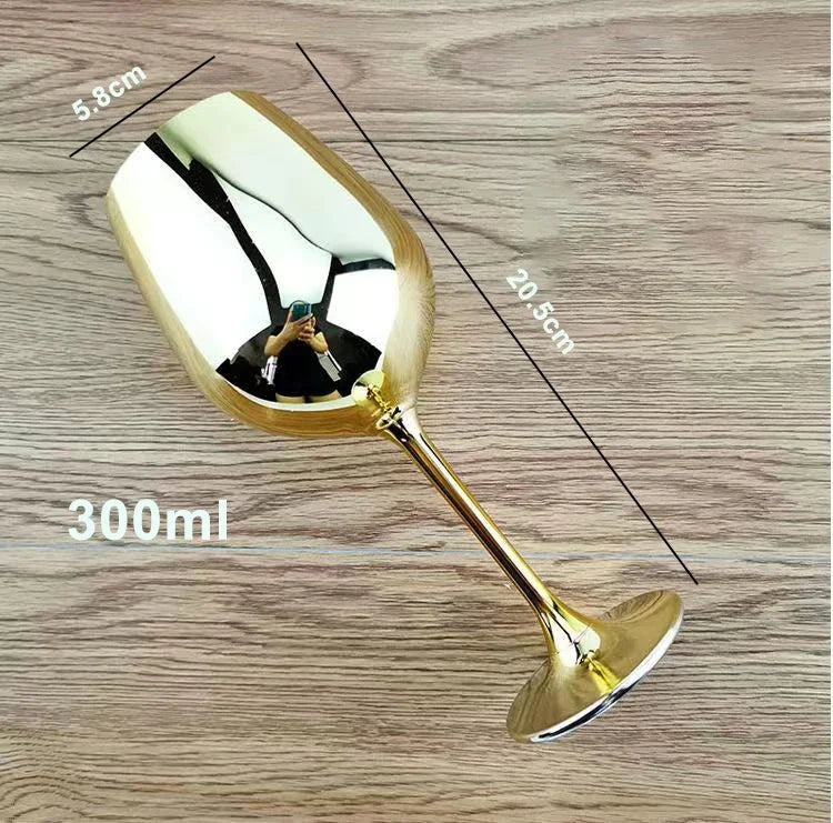 Taça de vidro dourado
