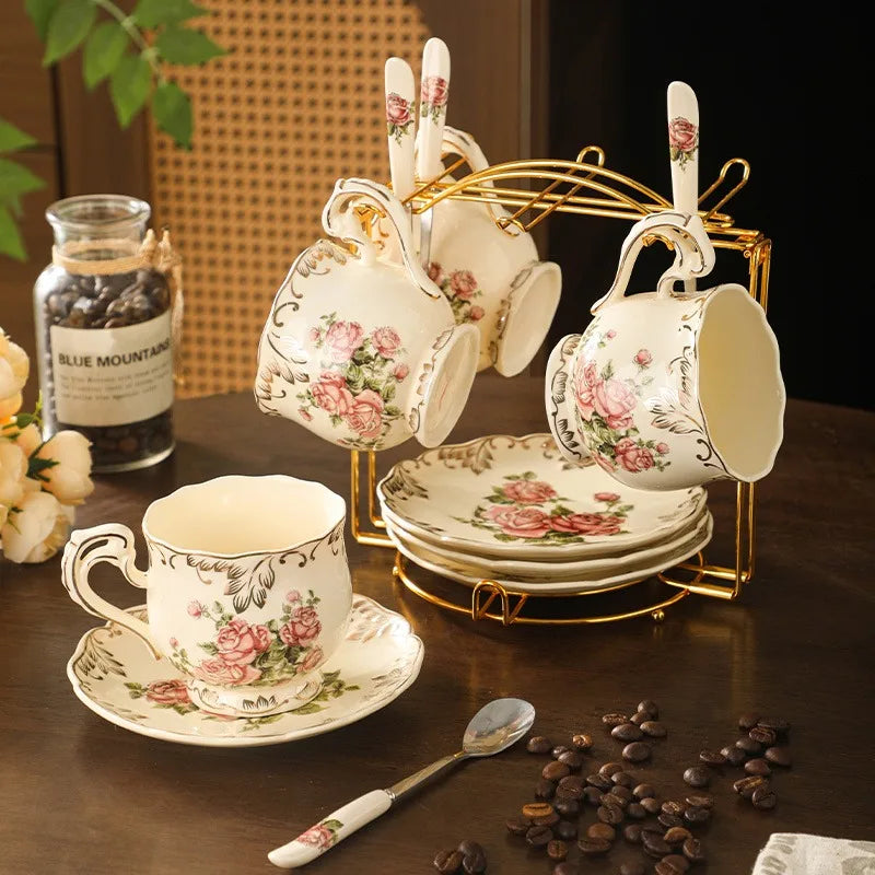 Conjunto de xícaras florais de cerâmica marfim