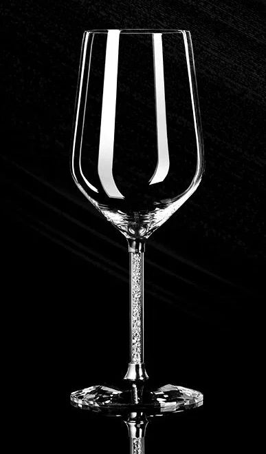 Taças de Cristal Haste Cravejada: Elegância para Brindar o Inesquecível