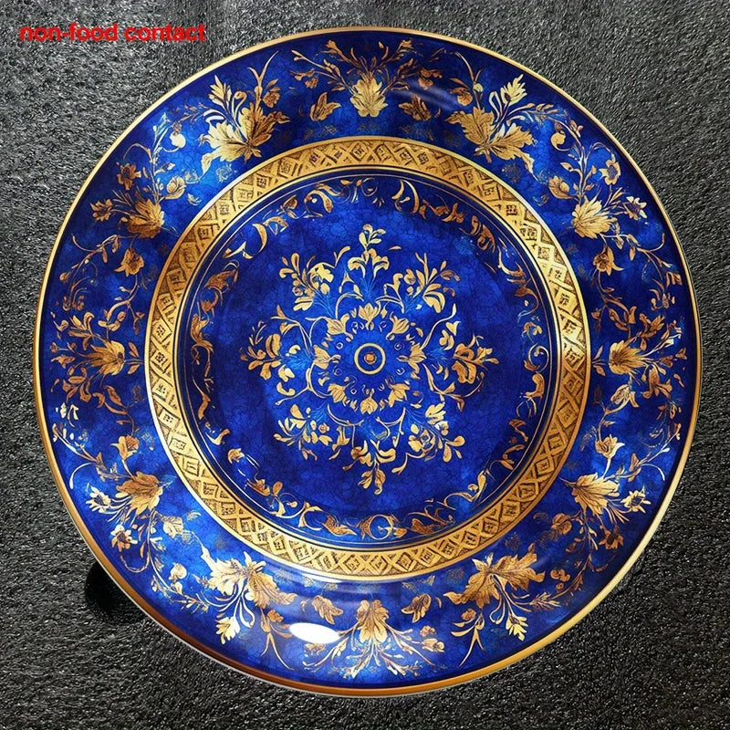 Prato Decorativo em Cerâmica Azul e Dourada com Design Floral Europeu,