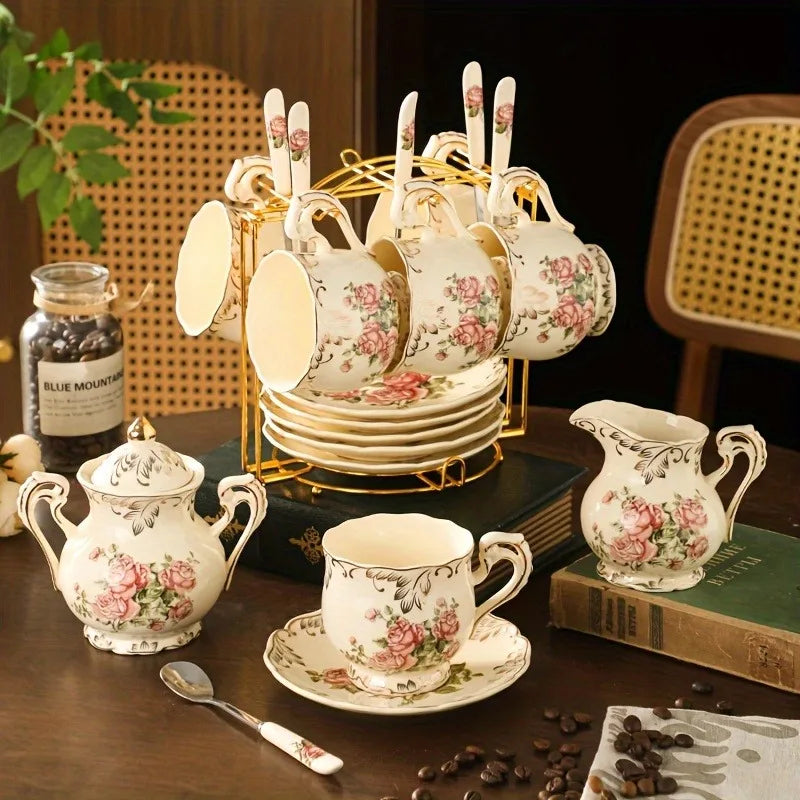 Conjunto de xícaras florais de cerâmica marfim