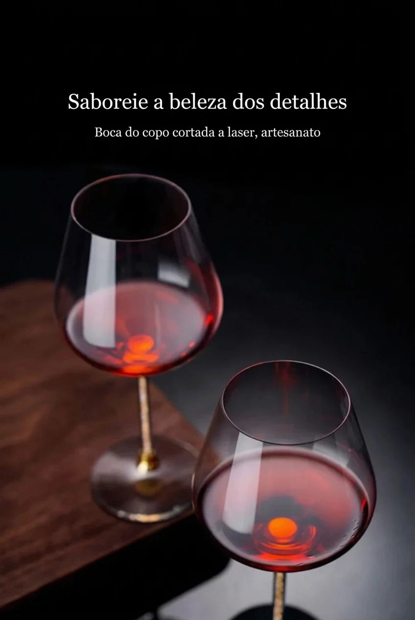 Taças de Cristal Haste Cravejada: Elegância para Brindar o Inesquecível