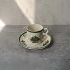 Coleção Pinheiro de Natal: Porcelana Clássica em Branco e Verde