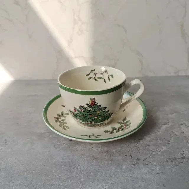 Coleção Pinheiro de Natal: Porcelana Clássica em Branco e Verde